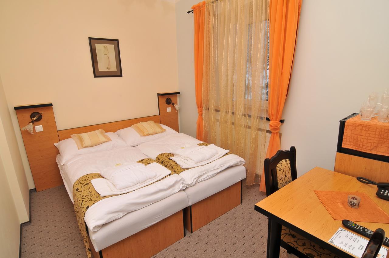 Hotel Manes Svratka Ngoại thất bức ảnh