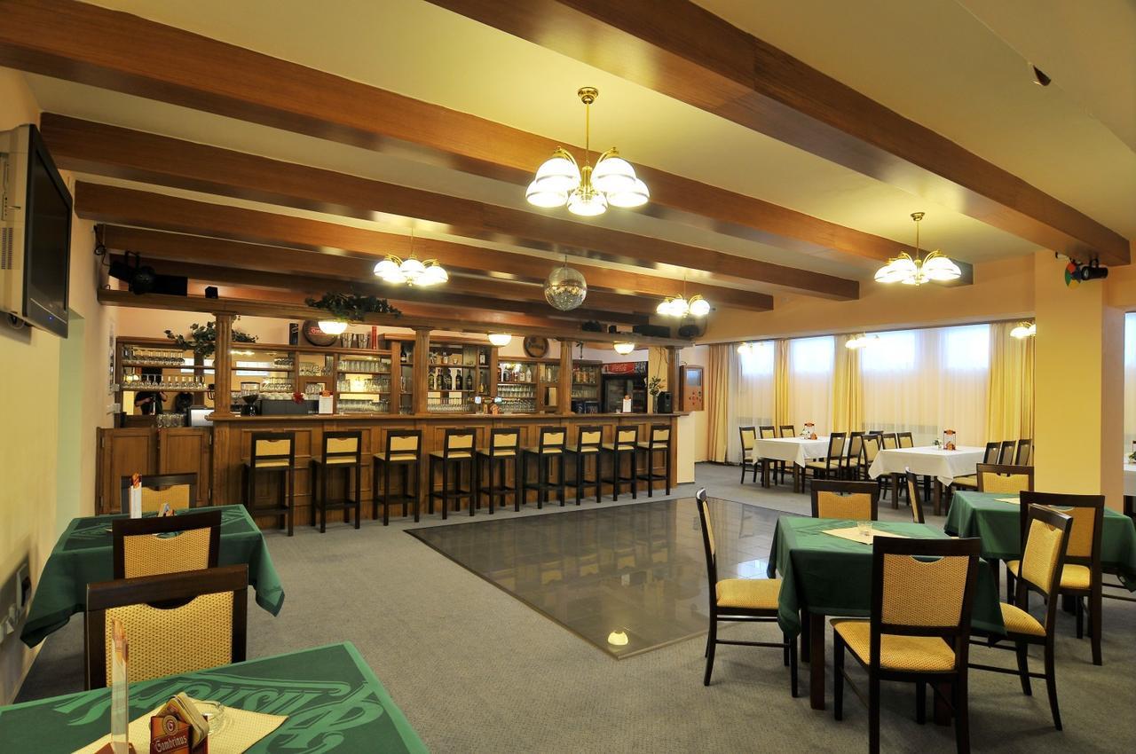 Hotel Manes Svratka Ngoại thất bức ảnh