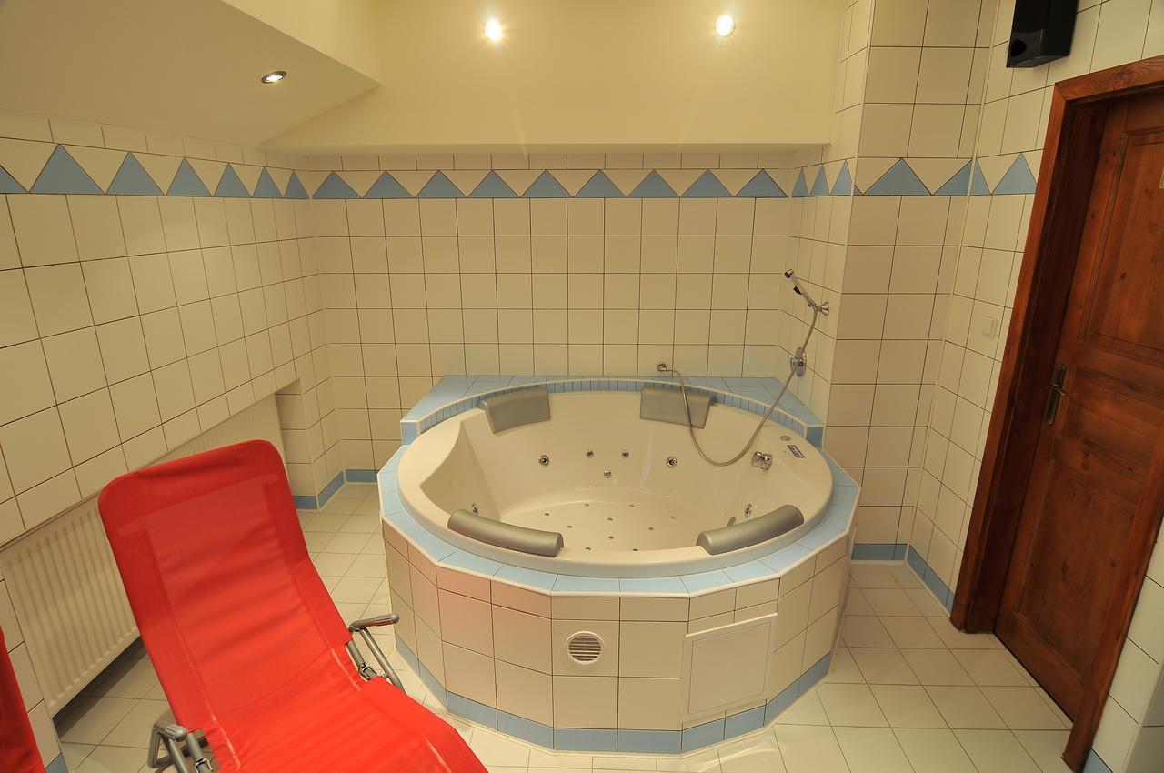 Hotel Manes Svratka Ngoại thất bức ảnh